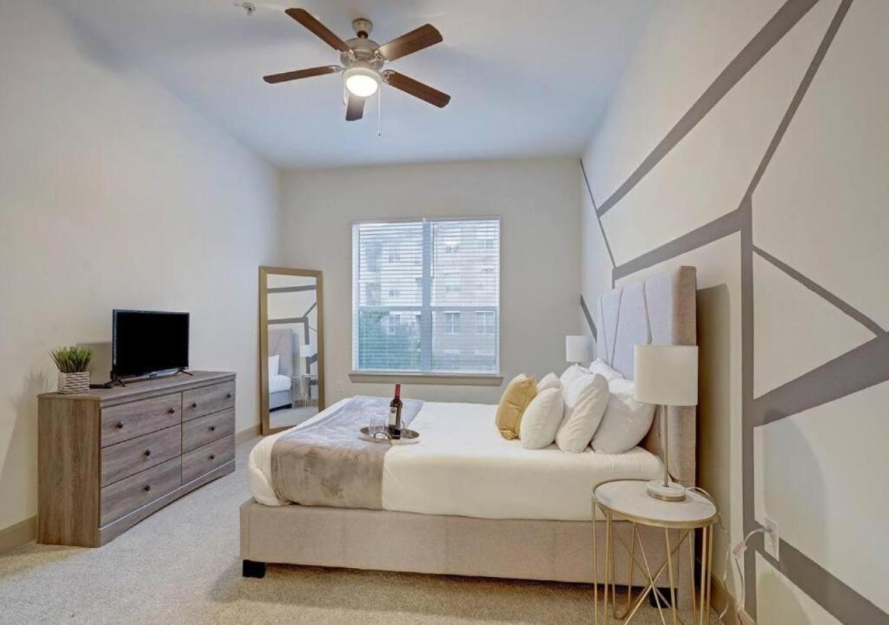 Inviting 2Br - Gym, Pool, Biz Center & Free Parking! Walk 2 Nrg Stadium! Near Med Ctr, Galleria, & Rice Village 休斯敦 外观 照片