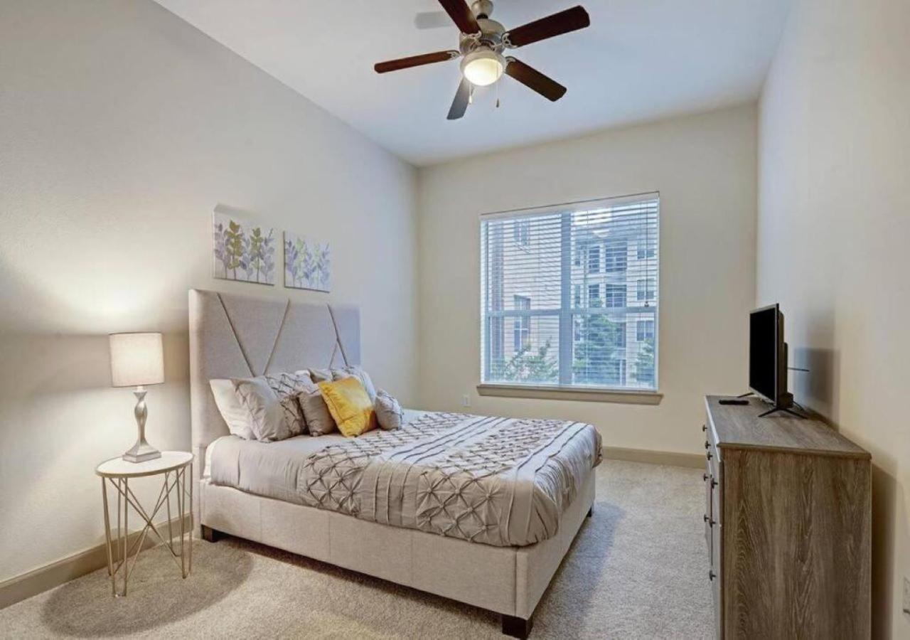 Inviting 2Br - Gym, Pool, Biz Center & Free Parking! Walk 2 Nrg Stadium! Near Med Ctr, Galleria, & Rice Village 休斯敦 外观 照片